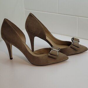 Size 12M New BCBG Generation Suede Chester Silver Bow Stiletto Pointed Pumps